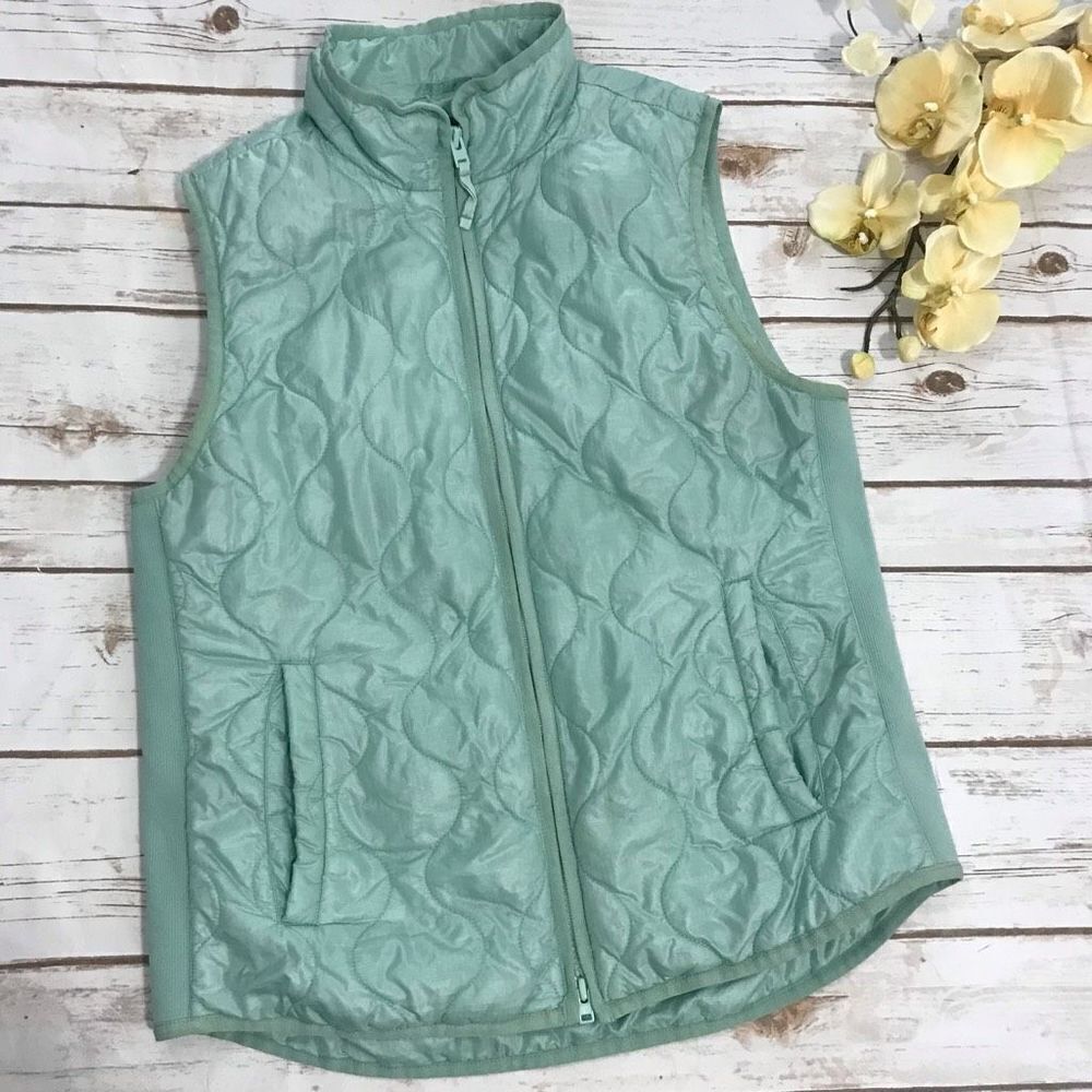 J. crew Quilted Mint Green Vest Size medium‎ zipper